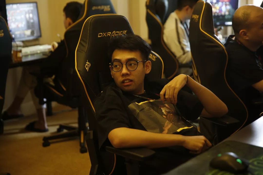 在训练中与 在训练中与